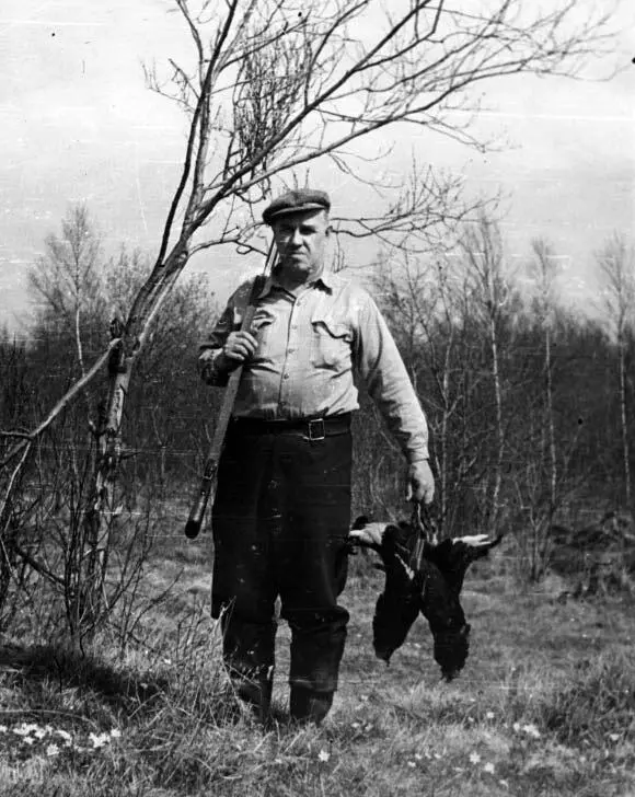 На охоте 1959 г Я сейчас став взрослой сознаю что у деда были две - фото 9