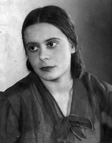 Галина Авксентьевна Болозович Шли годы В 1937 году среди живописной - фото 55