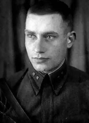 Лейтенант Дудченко после окончания офицерских курсов Апрель 1942 г После - фото 60