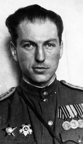 Леонид Александрович Яголковский 9 августа 1945 года СССР объявил войну - фото 71