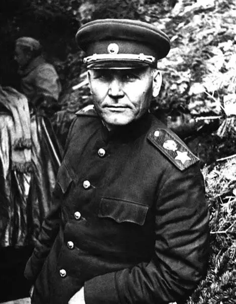 Иван Александрович Шляев 1945 год В составе дивизии Иван Шляев прошел путь от - фото 134