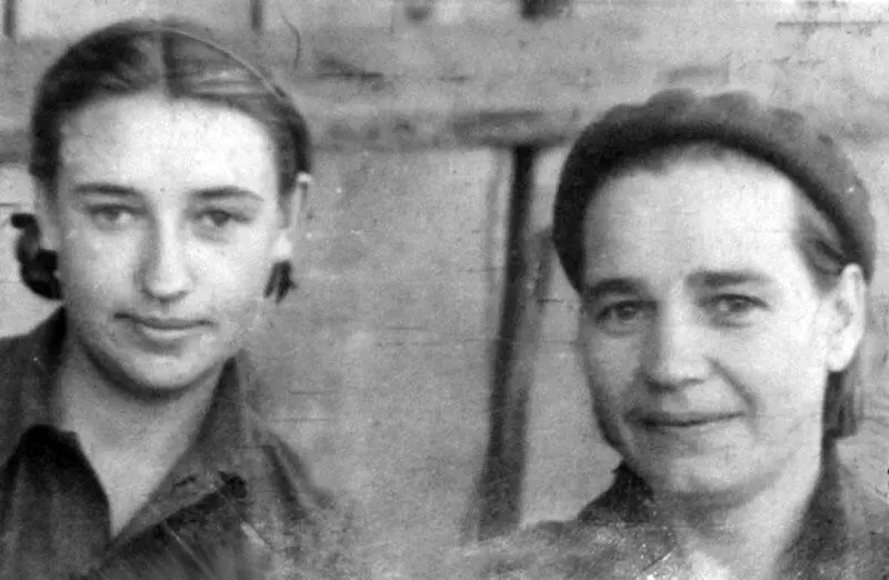 Грачёвы После войны в опустевшую квартиру стали съезжаться новые жильцы - фото 146