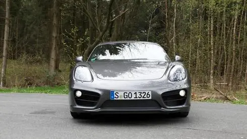 Flacher breiter maskuliner Der neue Cayman von Porsche zeigt sich im - фото 8