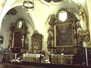 Inneres Vor der geraden Ostwand stehen drei Altäre um 1680 Die großen - фото 7