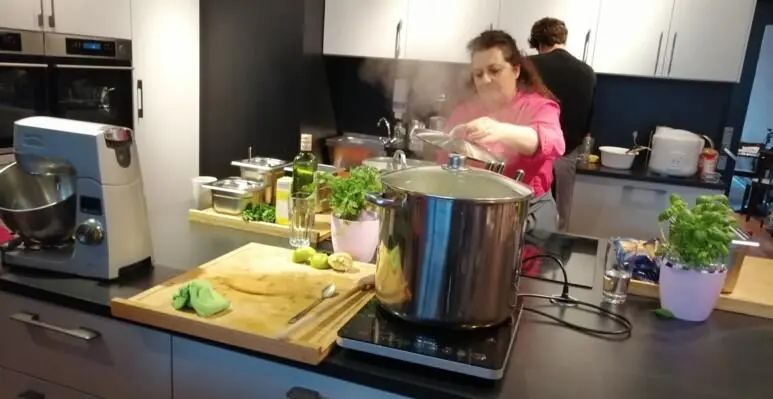 So aß ich beispielsweise in einem Lokal Spagetti mit Garnele oder Spargel mit - фото 7