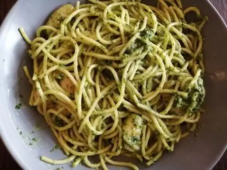 So aß ich beispielsweise in einem Lokal Spagetti mit Garnele oder Spargel mit - фото 8