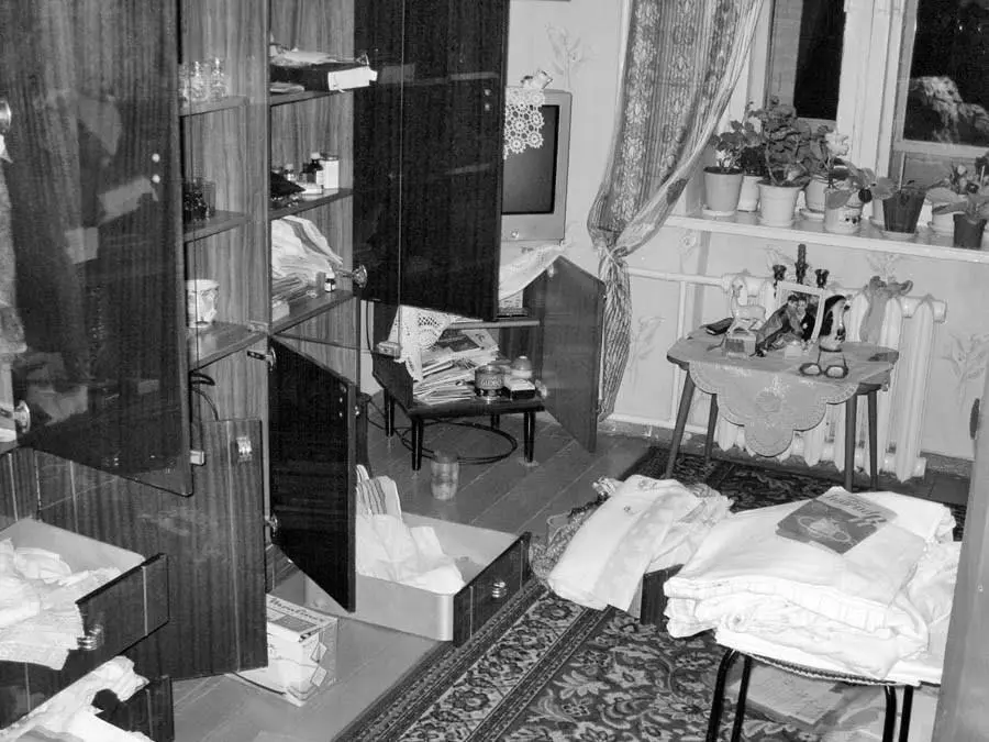 Осмотр места происшествия в квартире Поварнициной А И Возможно даже сыграли - фото 47