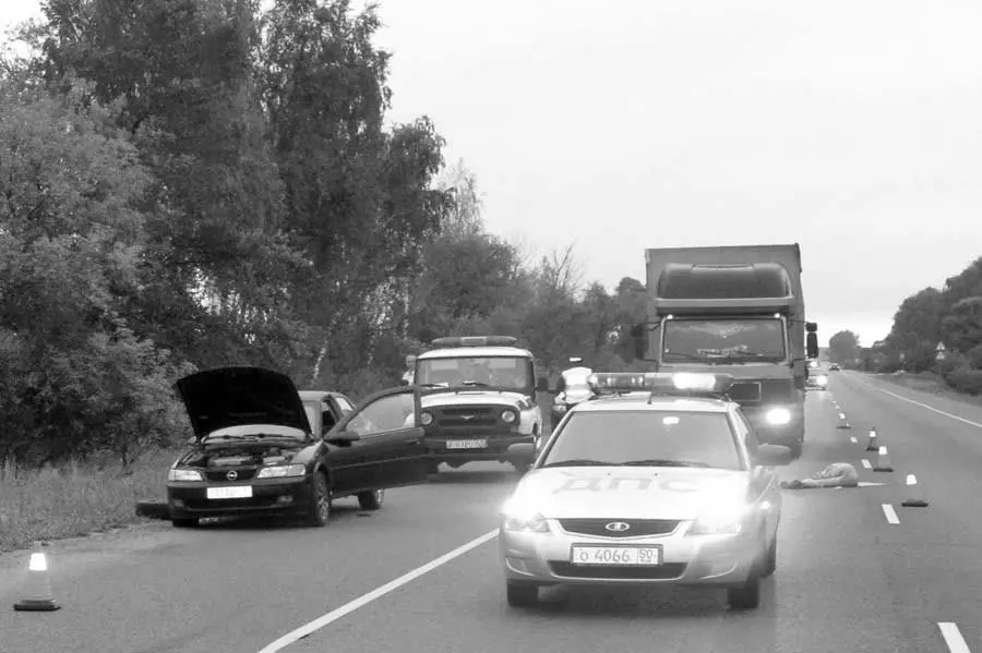Место убийства Альберта Юсупова При осмотре поврежденного колеса Опеля нашли - фото 1