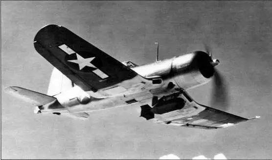 Ударный Корсар F4U1D с бомбой калибром 454 кг Флот потребовал от Чанс - фото 29