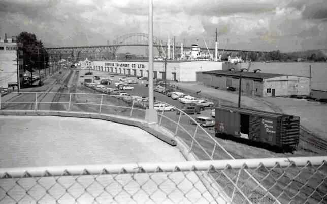 Das war das Terminal in New Westminster am Frazer River wo wir einen Teil der - фото 30