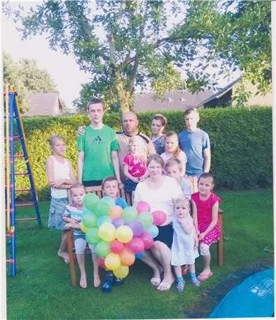Foto privat Von Nele Hermes Unterstützung durch 15 Geschwister Wenige - фото 9