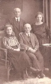 Die Geschwister der Familie Schmidt aus Sonderburg Dänemark Von links nach - фото 2
