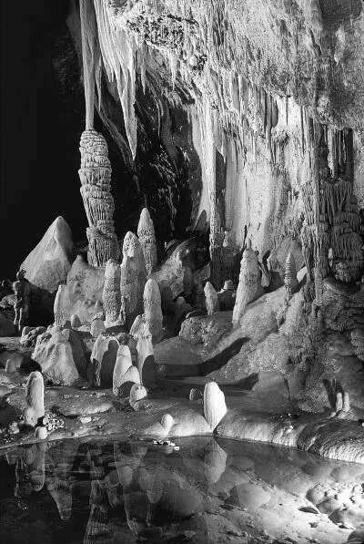 Фотография из глубин пещеры Лечугилла в Мексике до последнего времени - фото 25