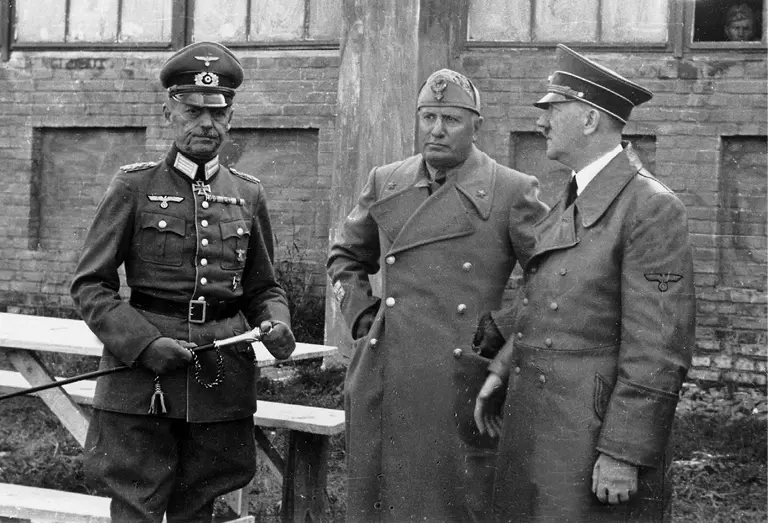 BArch 146198712109A Hitler und Mussolini besichtigen die Ostfront hier in - фото 4