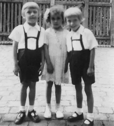 Wenn Vater etwas mit uns unternahm gehörte Erika stets dazu Ob - фото 13