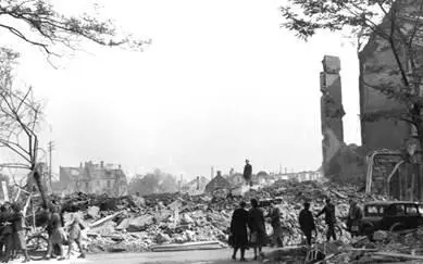 Im Frühjahr 1943 wurde es mit den Luftangriffen auf das Ruhrgebiet immer - фото 16