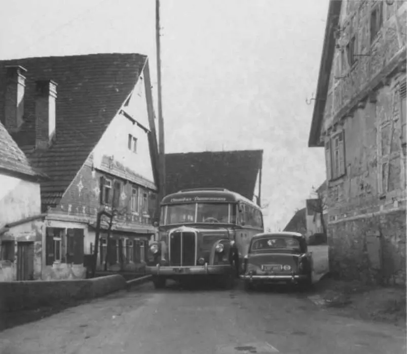 Links vom Omnibus Gasthaus Ochsen und Haus Off Конец ознакомительного - фото 22