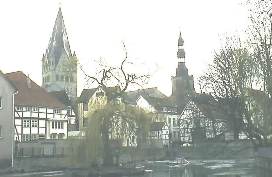 Die kleine Stadt zeigte uns auf ihre bescheidene unaufdringliche Art ihren - фото 31