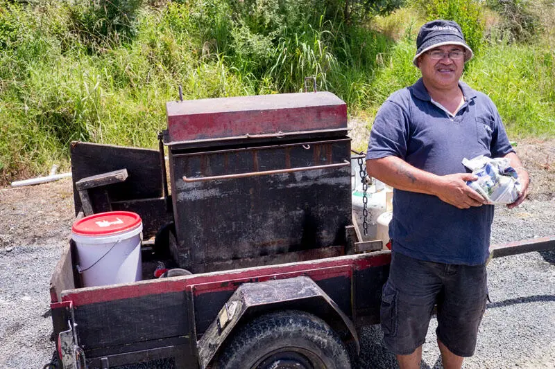 Entdeckung am State Highway 1 Hangi als Streetfood Zeig mir diesen Ort - фото 6