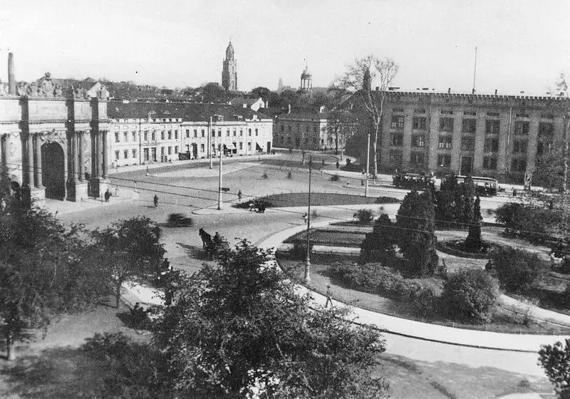 Luisenplatz ca 1937 Fotos zwischen Apothekenzeitschriften Mappen - фото 3