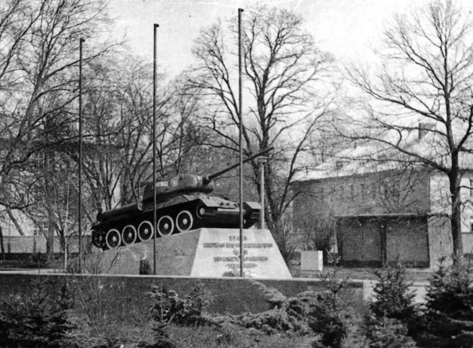 In Potsdam war eine große Zahl der sowjetischen Streitkräfte stationiert Man - фото 5