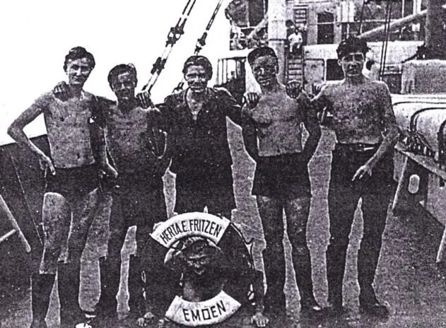 Ein Teil der Deckscrew der HERTA ENGELINE FRITZEN im Jahre 1953 Von links nach - фото 18