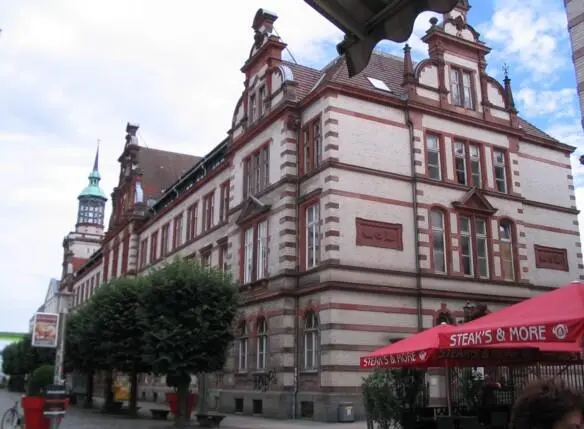 Hauptpostamt Schwerin vorne rechts führte der Eingang zum Hof Der links - фото 5