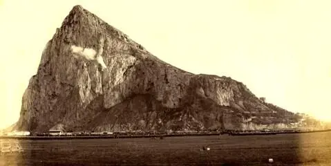 Der Hafen ist mit zahlreichen Feuern versehen und allem Material das für die - фото 42