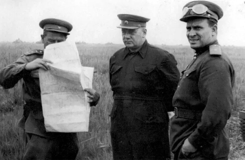 На ЦентральноМаньчжурской равнине начальник штаба армии генераллейтенант - фото 61