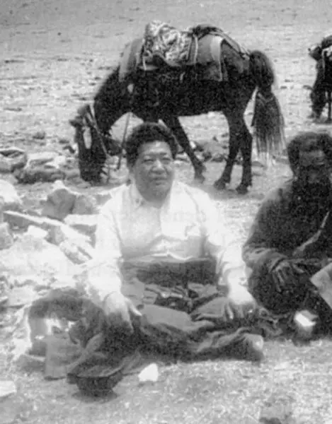 Akong Tulku KagyüLama der in Schottland lebt Situ Rinpoches Abgesandter zu - фото 12
