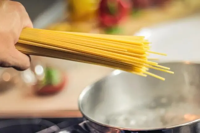 Vorbereitung fürs Kochen Nun geht es ans Kochen der Pasta Unbedingt darauf - фото 2