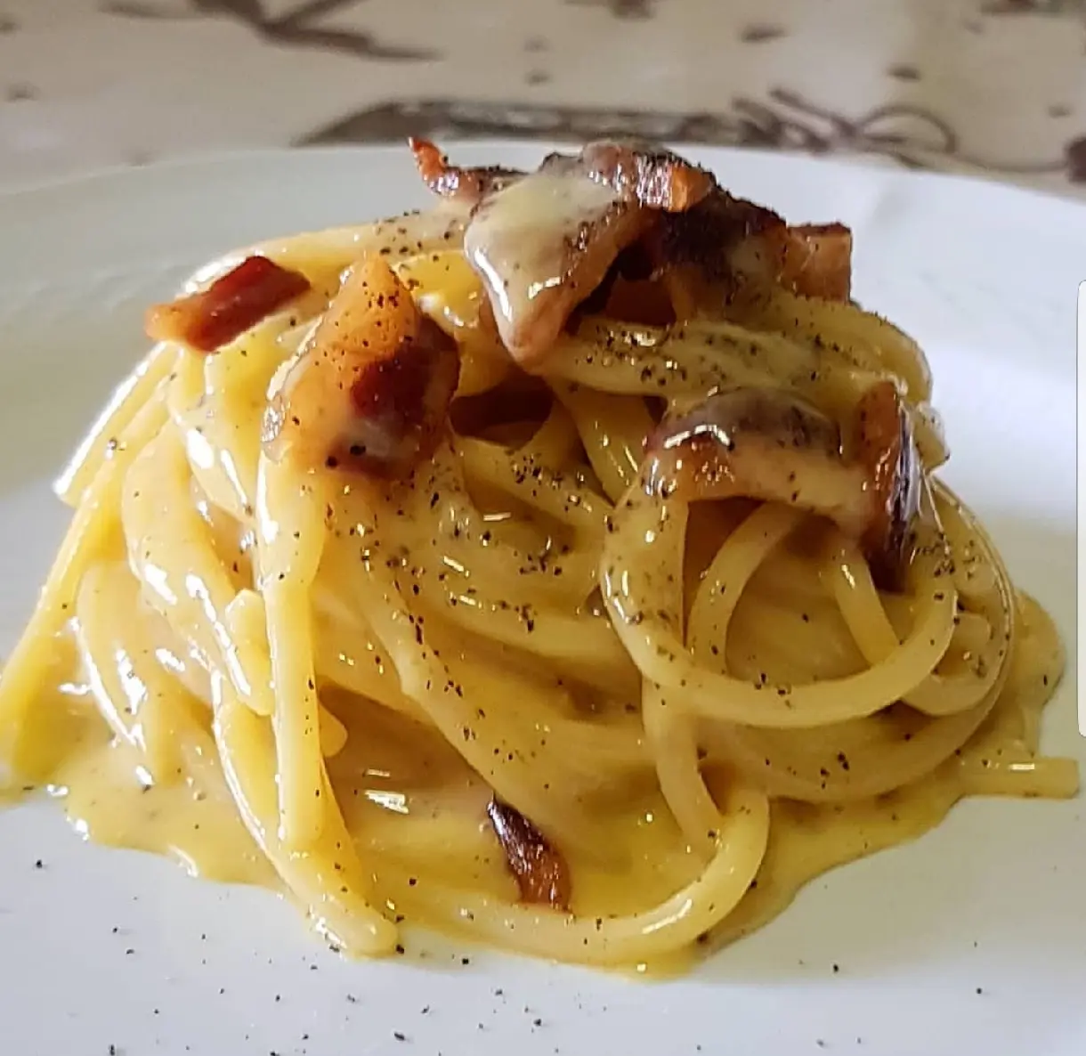 ZUTATEN Spaghetti 400 gr Guanciale 150 gr Eier 4 Geriebener - фото 4