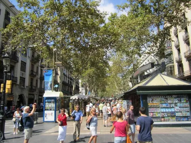 Auf der Weiterfahrt stand eine Stippvisite bei den römischen Relikten der Stadt - фото 3