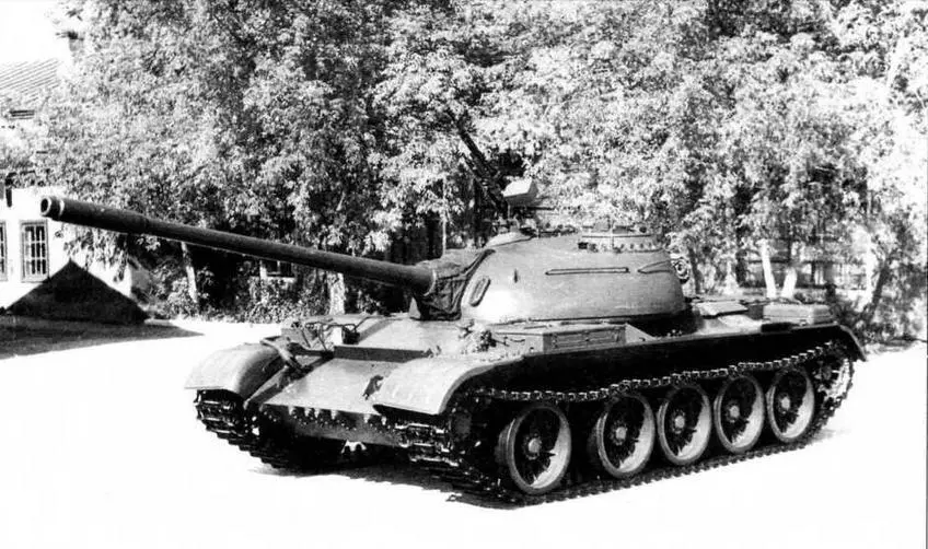 Средний танк Т54А Пожалуй главным внешним отличием от предыдущей модификации - фото 20