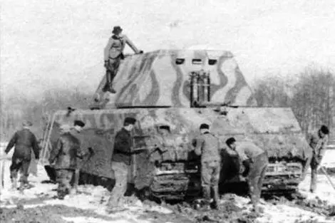Выгрузка с платформы второго прототипа тешка Маус Бёблинген 10 марта 1944 - фото 12