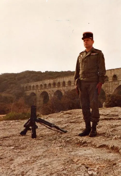 Le Boche Capitaine Hessler im Jahr 1985 am Pont du Gard Der Deutsche ein - фото 8