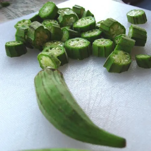 c snickclunk unter CC Lizenz Harmlos sehen sie aus die Okras wenn man sie - фото 21