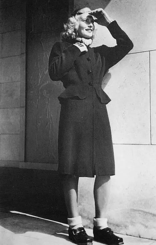 Комплект одежды из направляющей коллекции 1943 года от Дженни Бергер - фото 151