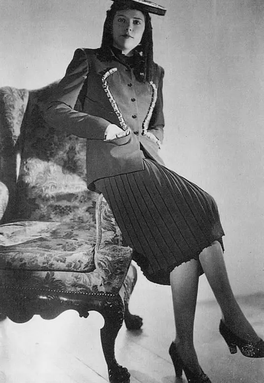 Темный послеобеденный костюм от салона Тейлор Стоун Блит Вена 1943 год - фото 154