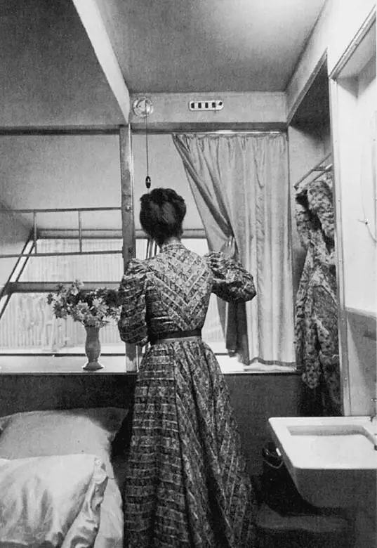 Фотосерия имитирующая полет модных дам на дирижабле 1938 год Модные фото - фото 185