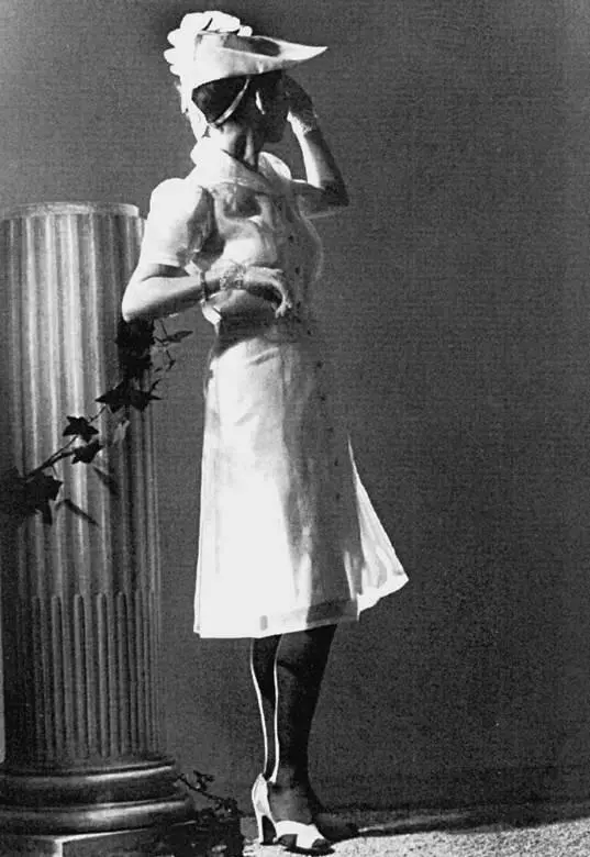 Изображения модной одежды в которых использованы неоклассицистические элементы - фото 194