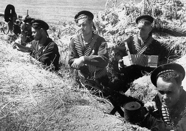 Десант под Григорьевкой Сентябрь 1941 г Румынские орудия захваченные - фото 29