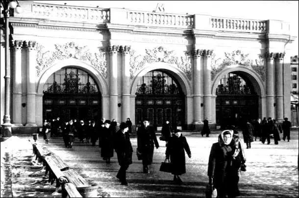 Станция метро Арбатская в Москве 1970 1980е гг Ленинград в районе - фото 14