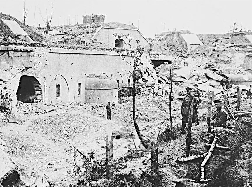 Разрушенные форты крепости Перемышль после взятия русскими войсками 1915 г - фото 18