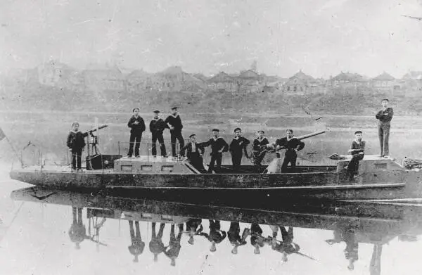 Бронекатер колчаковской флотилии 76мм пушка обр 1902 г на тумбе Пермского - фото 102