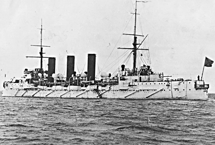 Крейсер Богатырь 2 мая 1904 г выскочил на камни в Амурском заливе Крейсер - фото 19