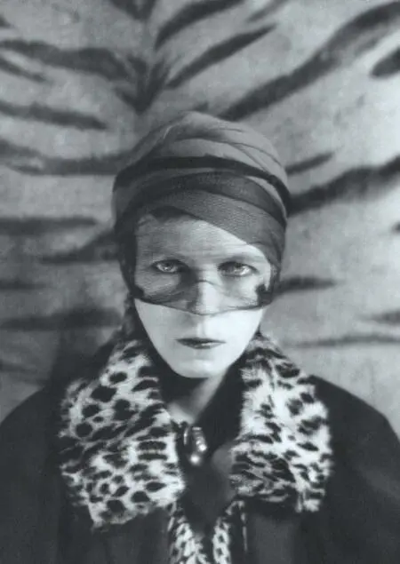 Нэнси Кунард 1930е годы Фото с сайта fashioncityinsidercom Всему виной - фото 15