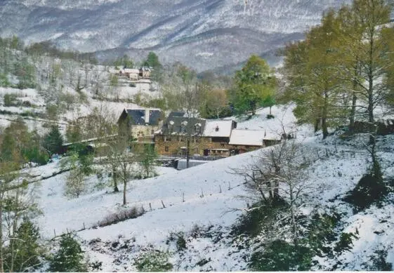 La neige du coucou On est mercredi il ny a pas école Les enfants font la - фото 8