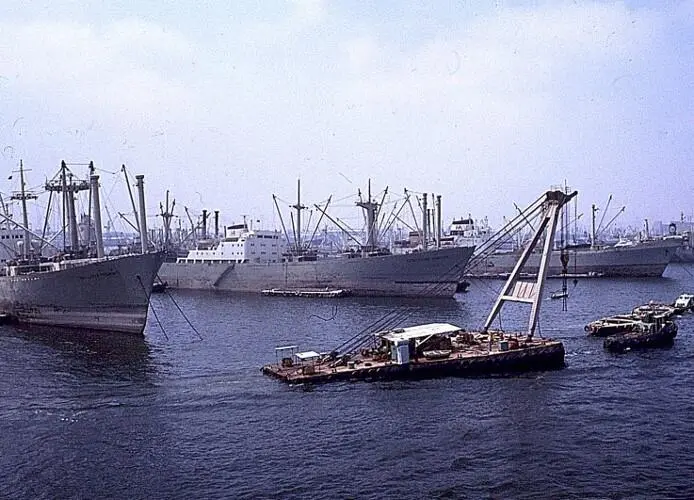 Vor Lagos hatten zeitweise mehr als 250 Schiffe geankert und nicht nur Tage - фото 13