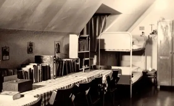Massengrab 8BettenZimmer Haus Goldener Boden um 1954 Altenheim - фото 29